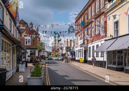 La strada principale, Harleston, Norfolk, Regno Unito. Foto Stock