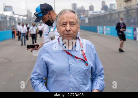 New York, Stati Uniti. 11 Luglio 2021. Presidente della FIA, Jean Todt visto in pista prima dell'inizio della gara durante il Campionato ABB FIA Formula e, round 11 e-Prix a New York. (Foto di Ron Adar/SOPA Images/Sipa USA) Credit: Sipa USA/Alamy Live News Foto Stock