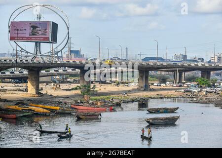 Maokokoko mercato galleggiante Lagos, Nigeria Foto Stock