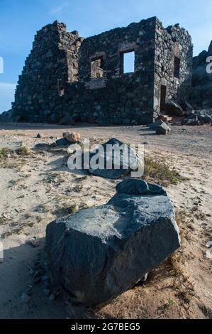 Rovine della miniera d'oro di Bushiribana ad Aruba, Isole ABC, antille Olandesi, Caraibi Foto Stock