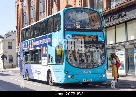 First Glasgow autobus a due piani, Hope Street, Glasgow City, Scozia, Regno Unito Foto Stock