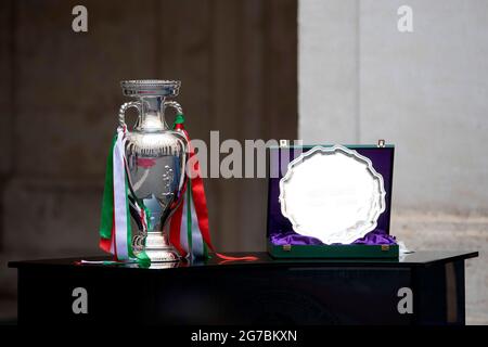 Roma, Italia. 12 luglio 2021. La coppa durante la visita ufficiale della Nazionale Italiana, dopo aver vinto il Campionato UEFA Euro 2020.Roma (Italia), 12 luglio 2021 Photo Pool Augusto Casasoli Insifefoto Credit: Insifesto srl/Alamy Live News Foto Stock