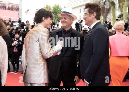 Cannes, Francia. 12 luglio 2021. Timotee Chalamet, Bill Murray e Benicio del Toro partecipano alla proiezione del Dispat francese durante il 74a edizione del Festival del Cinema di Cannes, il 1É luglio 2021, a Cannes, Francia. Foto di David Niviere/ABACAPRESS.COM Credit: Abaca Press/Alamy Live News Foto Stock