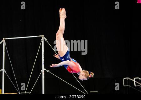 Jade Carey che ha eseguito un Tumbling Pass alla Coppa del mondo di Melbourne 2020 Foto Stock