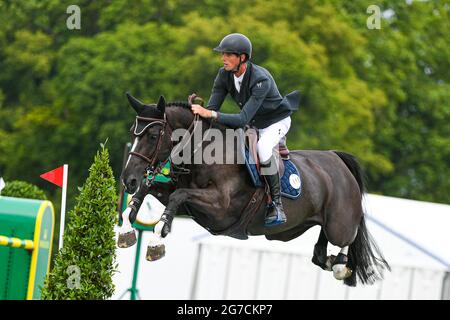 Alexis Deroubaix di Francia a cavallo di Kitona de Muze durante il Rolex Grand Prix Tabella A contro l'orologio 1m60 con salto off, dei Masters Chantilly 2021, evento equestre FEI, Jumping CSI5 il 11 luglio 2021 a Chateau de Chantilly a Chantilly, Francia - Foto Victor Joly / DPPI Foto Stock