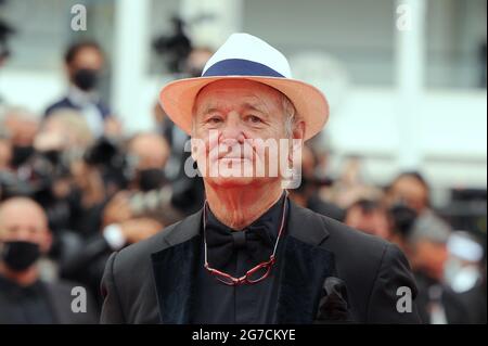 Cannes, Francia. 12 luglio 2021. Bill Murray partecipa alla proiezione del film "The French Dispatch" durante il 74a Festival annuale del cinema di Cannes al Palais des Festivals. Credit: Stefanie Rex/dpa-Zentralbild/dpa/Alamy Live News Foto Stock