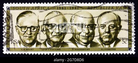 SUD AFRICA - CIRCA 1981: Un francobollo stampato in Sud Africa mostra ex Presidenti Swart, Fouche, Diederichs e Vorster, dal 1961 al 1981, circa 198 Foto Stock