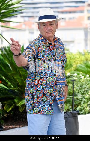 Bill Murray partecipa alla fotocellula del film The French Dispatch durante il 74a Festival di Cannes, in Francia, il 13 2021 luglio. Foto di Julien Reynaud/APS-Medias/ABACAPRESS.COM Foto Stock