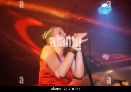 La band islandese Bellatrix suonò presso la Casbah, Sheffield, South Yorkshire, Inghilterra, Regno Unito. Foto Stock