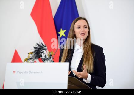 Vienna, Austria. 13 luglio 2021. Conferenza stampa dopo l'inizio del Consiglio per i nuovi mondi di lavoro con Sunnie J. Groeneveld, fondatore di "Inspire 925". Foto Stock