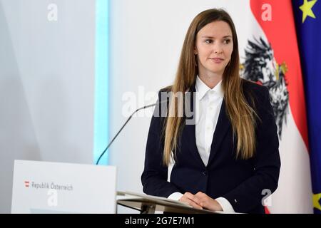 Vienna, Austria. 13 luglio 2021. Conferenza stampa dopo l'inizio del Consiglio per i nuovi mondi di lavoro con Sunnie J. Groeneveld, fondatore di "Inspire 925". Foto Stock