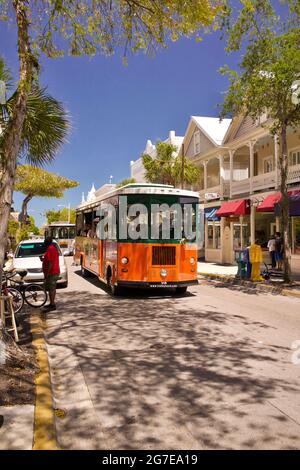 Tour in tram della città vecchia. Nessuna vacanza a Key West è completa senza prenotare il famoso tour in tram della città vecchia. Visite turistiche all'aperto. Foto Stock