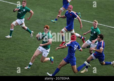 Cardiff, Regno Unito. 13 luglio 2021. Shane Jennings of Ireland fa una pausa. 2021 Six Nations U20 Championship round 5, Irlanda contro Francia al BT Sport Cardiff Arms Park di Cardiff, Galles del Sud martedì 13 luglio 2021. pic di Andrew Orchard/Andrew Orchard sports photography/Alamy Live news Credit: Andrew Orchard sports photography/Alamy Live News Foto Stock