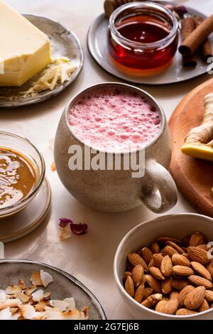 Beetet Root latte – super alimentato con cristalli di barbabietola Foto Stock