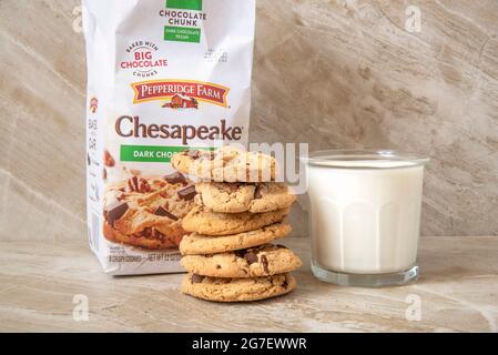 Pepperidge Farm Cheaspake Chocolate chip un biscotto pecan su una cucina contatore editoriale illustrativa Foto Stock