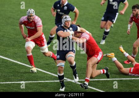 Cardiff, Regno Unito. 13 luglio 2021. Ollie Leatherbarrow della Scozia fa una pausa. 2021 Six Nations U20 Championship round 5, Galles contro Scozia al BT Sport Cardiff Arms Park di Cardiff, Galles del Sud martedì 13 luglio 2021. pic di Andrew Orchard/Andrew Orchard sports photography/Alamy Live news Credit: Andrew Orchard sports photography/Alamy Live News Foto Stock