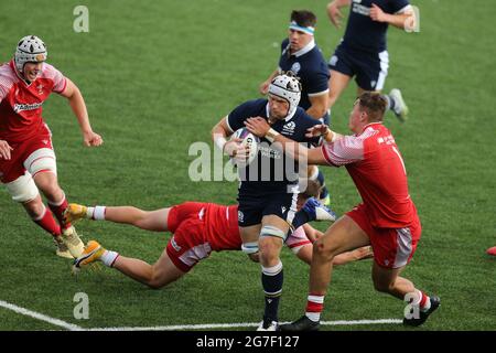 Cardiff, Regno Unito. 13 luglio 2021. Ollie Leatherbarrow della Scozia fa una pausa. 2021 Six Nations U20 Championship round 5, Galles contro Scozia al BT Sport Cardiff Arms Park di Cardiff, Galles del Sud martedì 13 luglio 2021. pic di Andrew Orchard/Andrew Orchard sports photography/Alamy Live news Credit: Andrew Orchard sports photography/Alamy Live News Foto Stock