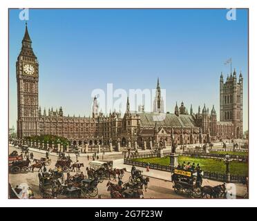 Vintage Houses of Parliament 1900, Victorian London, England [tra il 1890 e il 1900] immagine fotocromatica autobus trainati da cavalli e carrozze in primo piano delle Houses of Parliament Westminster London UK Foto Stock