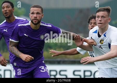 DRIEL, PAESI BASSI - LUGLIO 13: Luc Castaignos dell'OFI Crete FC durante l'incontro pre-stagionale tra Vitesse e OFI Kreta al RKSV Driel Stadion il 13 luglio 2021 a Driel, Paesi Bassi (Foto di René Nijhuis/Orange Pictures) Foto Stock