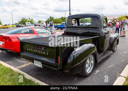 Il letto di un classico pick-up Chevrolet nero in mostra ad una mostra di auto in Angola, Indiana, Stati Uniti. Foto Stock