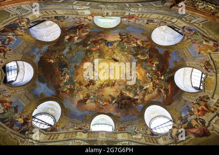 Wien, Barocke Architektur im Museum, in der Hofburg im Prunksaal der österreichischen Bibliothek nazionale di Österreich Foto Stock