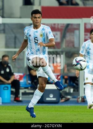 13 luglio 2021 - Yongin, Corea del Sud : il giocatore argentino vera Fausto, dribble per la palla durante la partita di calcio maschile di Tokyo 2020 tra la Corea del Sud e l'Argentina allo Stadio Yongin Mireu di Yongin, provincia di Gyeonggi, Corea del Sud, il 13 luglio 2021. Corea del Sud-Argentina punteggio 2-2. (Foto di Lee Young-ho/Sipa USA) Foto Stock