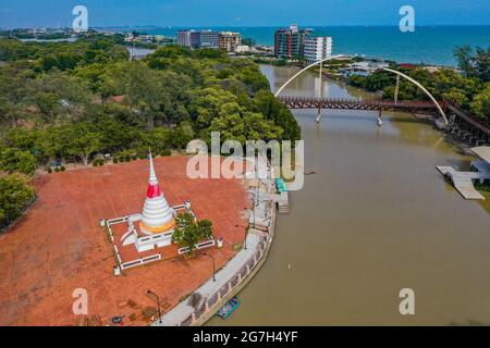 Phra Chedi Klang Nam, Phra Samut Chedi Pak Nam, a Rayong, Thailandia, sud-est asiatico Foto Stock