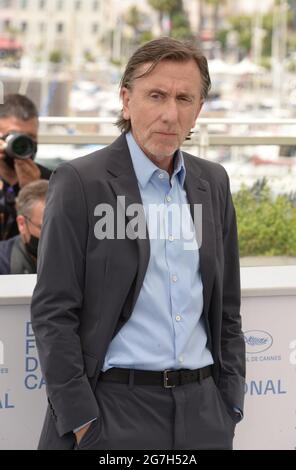 12 luglio 2021, CANNES, Francia: CANNES, FRANCIA - 12 LUGLIO: Tim Roth partecipa alla fotocellula ''Isola Bergman'' durante il 74a Festival annuale del Cinema di Cannes il 12 luglio 2021 a Cannes, Francia. (Immagine di credito: © Frederick InjimbertZUMA Wire) Foto Stock