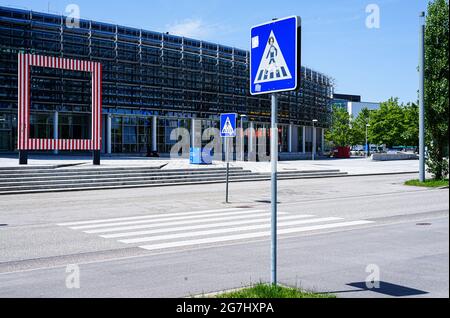 Facoltà di Ingegneria Meccanica nel campus di Garching dell'Università tecnica di Monaco, a nord di Monaco. E' uno dei centri piu' grandi Foto Stock