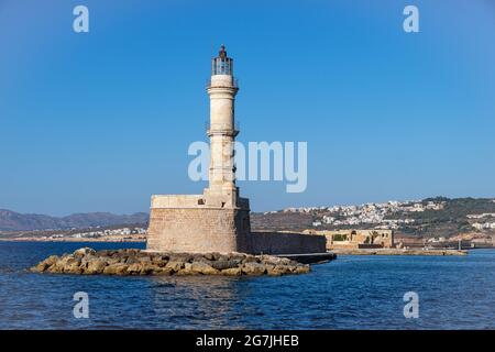 Faro nel porto veneziano di Chania sull'isola di Creta Foto Stock