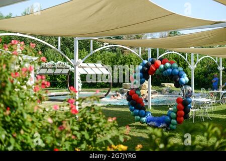 PIACEN, ITALIA - 26 giugno 2021: Lo staff di matrimoni ed eventi privati luogo di ritrovo preparazione per l'evento Foto Stock