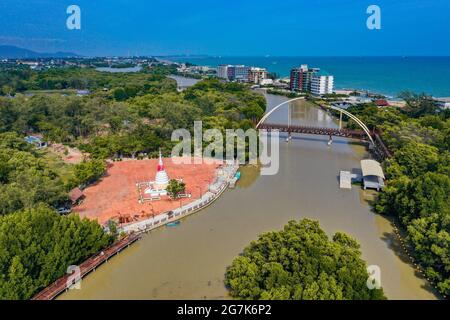 Phra Chedi Klang Nam, Phra Samut Chedi Pak Nam, a Rayong, Thailandia Foto Stock