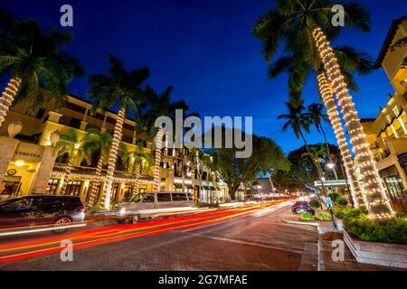 Negozi e ristoranti lungo la 5th Avenue, Napoli, Collier County, Florida, Stati Uniti Foto Stock
