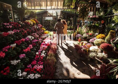 FRANCIA, PARIGI, 75004, IL MERCATO DEI FIORI DI ELIZABETH-II Foto Stock