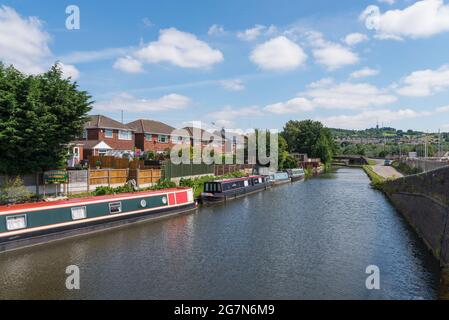 Il canale Dudley attraversa Netherton, Dudley, Black Country, West Midlands Foto Stock