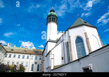 Innsbruck Hofkirche o Gothic Court Church che si trova nel centro storico di Altstadt. Preso a Innsbruck, Austria, il 15 2016 ottobre Foto Stock