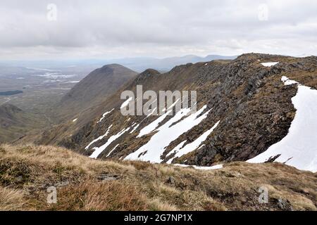 Stob un Odhair choire visto da Stob Ghaber due montagne Munro in Scottish Highlands Foto Stock