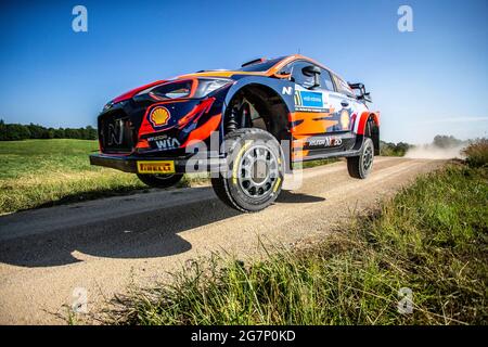 11 Neuville Thierry (bel), Wydaeghe Martijn (bel), Hyundai Shell Mobis World Rally Team, Hyundai i20 Coupe WRC, azione durante il Rally Estonia, 7° appuntamento del Campionato FIA WRC 2021 dal 15 al 18 luglio a Tartu, Contea di Tartu in Estonia - Foto Nikos Katikis / DPPI Foto Stock