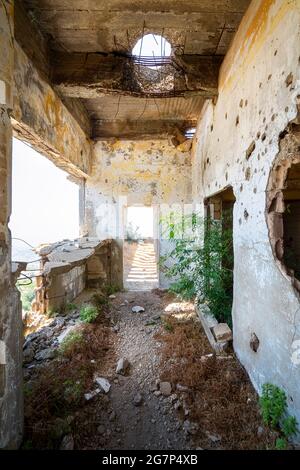 Scuola abbandonata nel distretto di Aley Libano Foto Stock