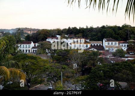 Tiradentes, Minas Gerais, Brasile - 14 luglio 2021: Case e architettura caratteristica nella città storica Tiradentes, all'interno di Minas Gerais Foto Stock