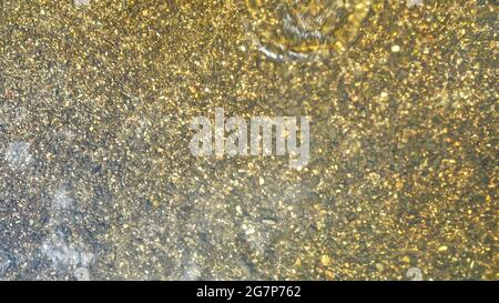 Vista dall'alto della struttura del fiume Gunz con ciottoli Foto Stock