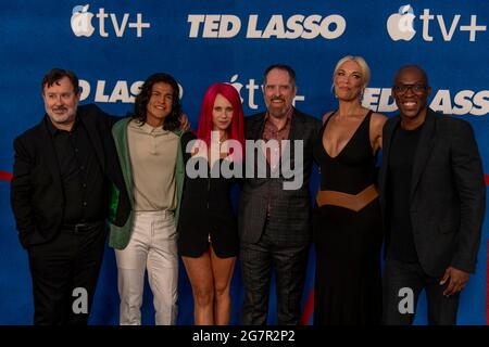 West Hollywood, Stati Uniti. 15 luglio 2021. Cast di Ted lasso partecipa alla seconda stagione di Apple 'Ted lasso' al Pacific Design Center, West Hollywood, CA il 15 luglio 2021 Credit: Eugene Powers/Alamy Live News Foto Stock