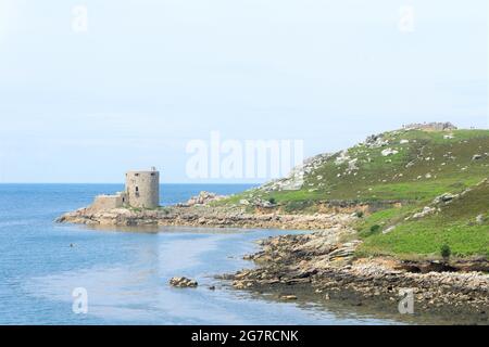 Cromwell's Castle su Tresco, isole Scilly, Cornwall, Regno Unito Foto Stock