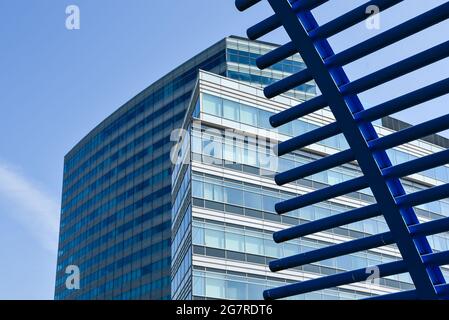 Amsterdam, Paesi Bassi - 27 aprile 2020. Architettura moderna alla stazione della metropolitana di Sloterdijk, Amsterdam. Foto Stock