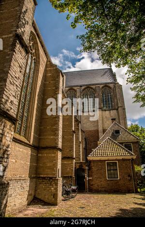 Alkmaar, Paesi Bassi. Giugno 2021. La grande chiesa di Laurentius ad Alkmaar, Olanda. Foto di alta qualità Foto Stock