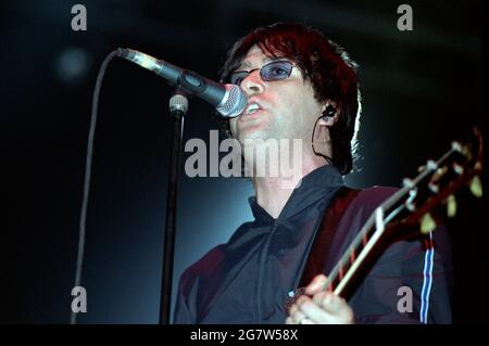 Milano Italia 2000-05-31: Johnny Marr & The Healers concerto dal vivo al Forum Assago Foto Stock