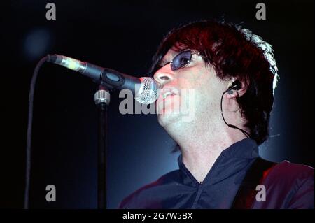 Milano Italia 2000-05-31: Johnny Marr & The Healers concerto dal vivo al Forum Assago Foto Stock