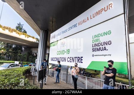 KUALA LUMPUR, MALESIA, 16 luglio 2021: World Trade Center è uno dei centri di vaccinazione Covid-19 designati sotto la vaccinazione National Covid-19 Foto Stock