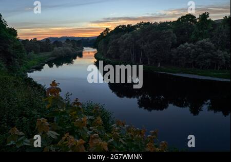 Tramonto sul fiume Tweed da Darnick nei confini scozzesi Foto Stock