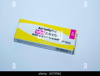 Un'immagine di una scatola di Amlodipine Besilate 5mg compresse di farmaci per la pressione sanguigna Foto Stock